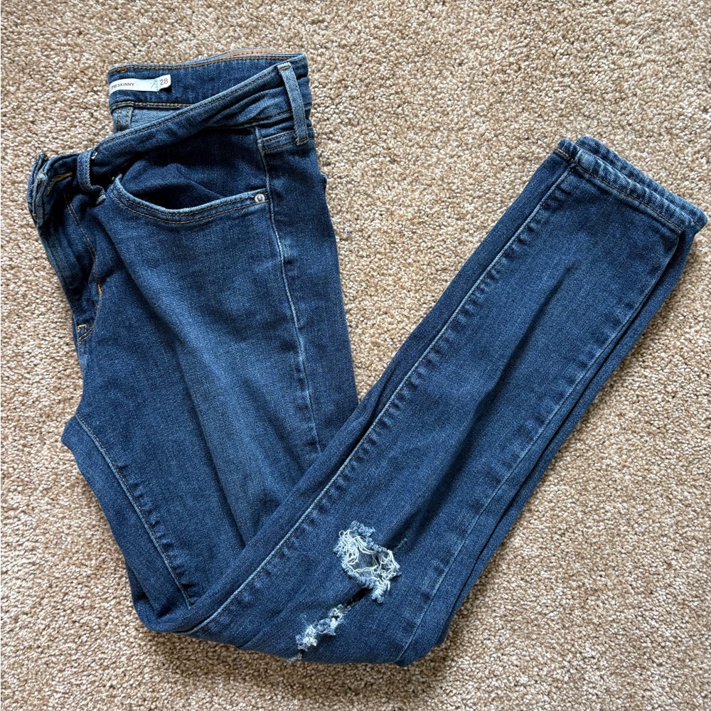 Levi’s Distressed Skinny Jeans